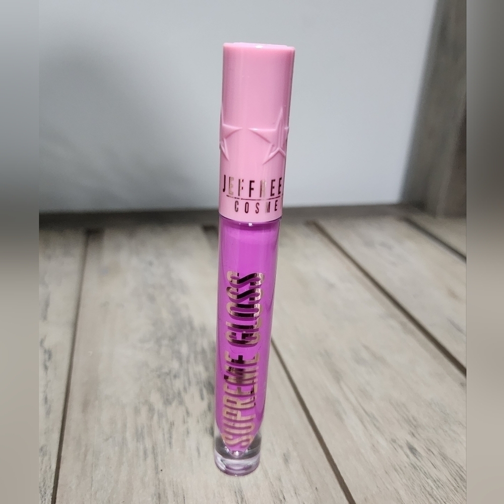Jeffree Star Supreme Gloss in Shade Queen Supreme - New In Box